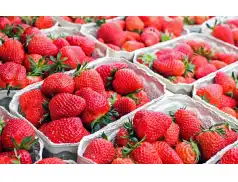 Czerwcowe przysmaki - jakie owoce i warzywa warto jeść w czerwcu