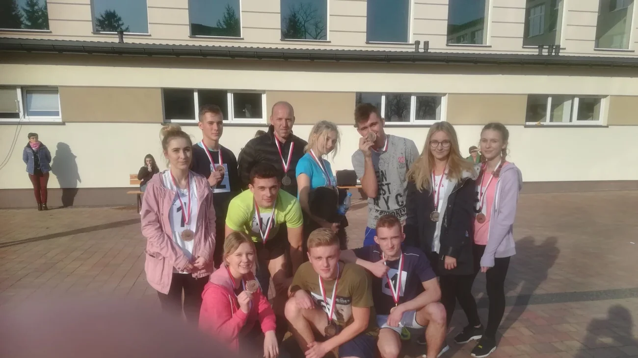 Bieg sztafetowy - Dla Niepodległej w Golądkowie