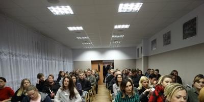 Spotkanie z rodzicami na temat narkotyków w Zespole Szkół w Golądkowie