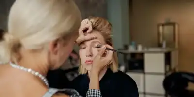 Dowiedz się jaki masz odcień skóry i dobierz idealny kolor podkładu