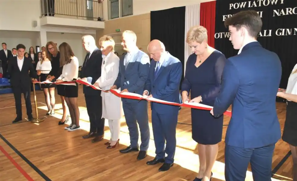 Nowa hala sportowa przy LO w Pułtusku oficjalnie otwarta