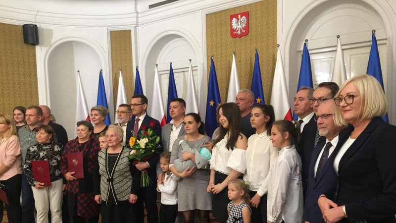 Premier Mateusz Morawiecki spotkał się z rodzinami repatriantów w Domu Polonii w Pułtusku