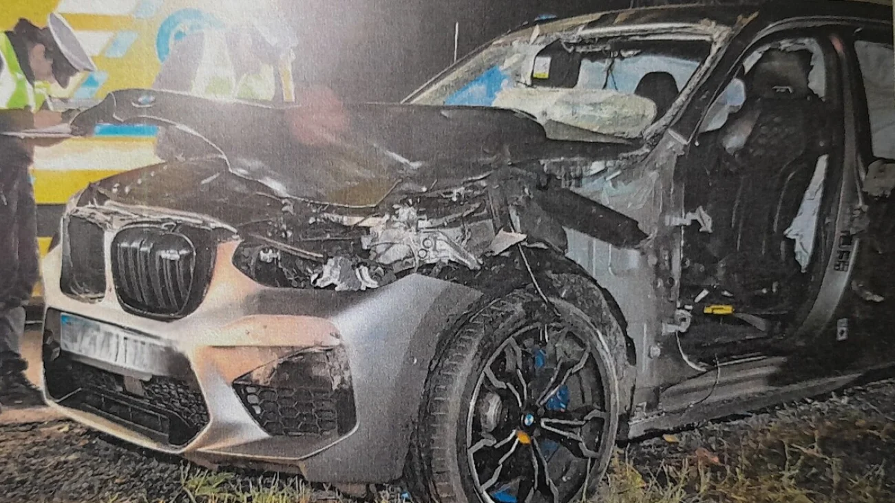 BMW zderzyło się z łosiem na DK61. Dwie młode osoby trafiły do szpitala