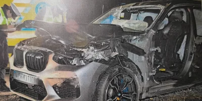 BMW zderzyło się z łosiem na DK61. Dwie młode osoby trafiły do szpitala