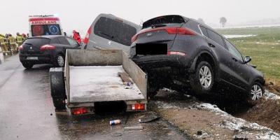Wypadek w Obrytem, poszkodowanych dwóch kierowców
