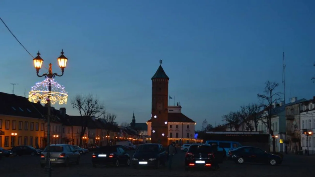 Pułtusk przyodziewa się w świąteczną szatę