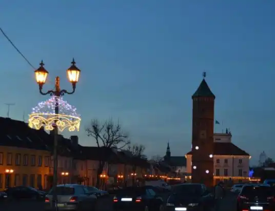 Pułtusk przyodziewa się w świąteczną szatę