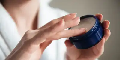 Czy maść końska jest dla każdego? Odkryj jej potencjał i przeciwwskazania.