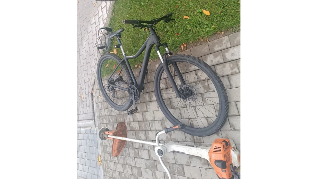 Ukradł rower i kosę spalinową, myślał że uniknie kary. Został zatrzymany z narkotykami
