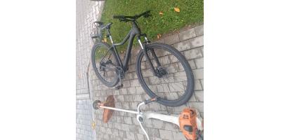 Ukradł rower i kosę spalinową, myślał że uniknie kary. Został zatrzymany z narkotykami