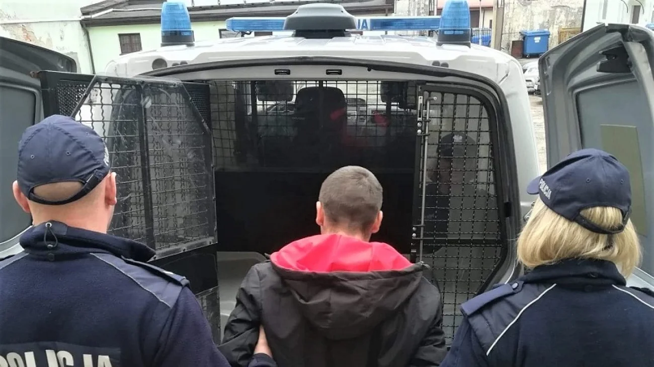 Mężczyzna chciał uniknąć odsiadki, podał się za brata, okazało się, że obaj są poszukiwani