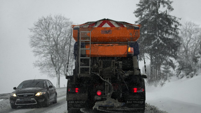 Oblodzone drogi i chodniki na Mazowszu - ostrzeżenie meteo