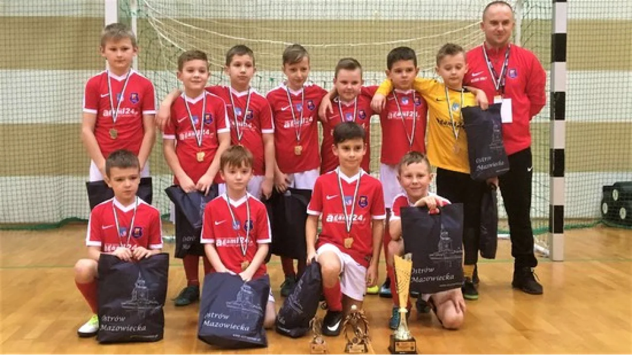 Młode Orły zwyciężyły w II Turnieju Mikołajkowym UKS Cup 2017 w Ostrowi Mazowieckiej
