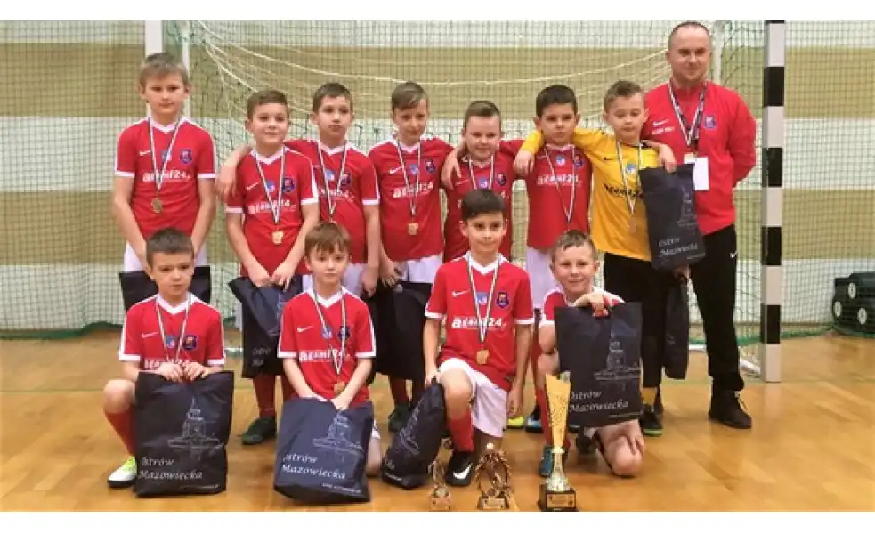 Młode Orły zwyciężyły w II Turnieju Mikołajkowym UKS Cup 2017 w Ostrowi Mazowieckiej