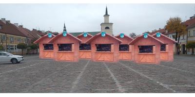 Nowe stragany handlowe na Rynku w Pułtusku