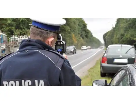 Pułtuscy policjanci prowadzą akcję “kaskadowy pomiar prędkości”