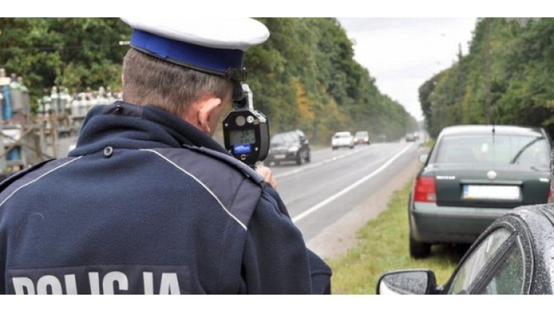 Pułtuscy policjanci prowadzą akcję “kaskadowy pomiar prędkości”