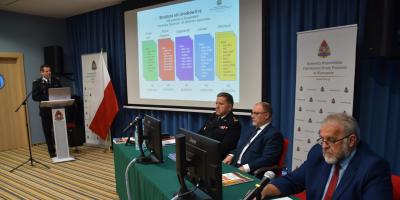 Dwóch strażaków z Pułtuska wyróżnionych honorowym tytułem Strażak Miesiąca podczas odprawy rocznej w Komendzie Wojewódzkiej PSP w Warszawie