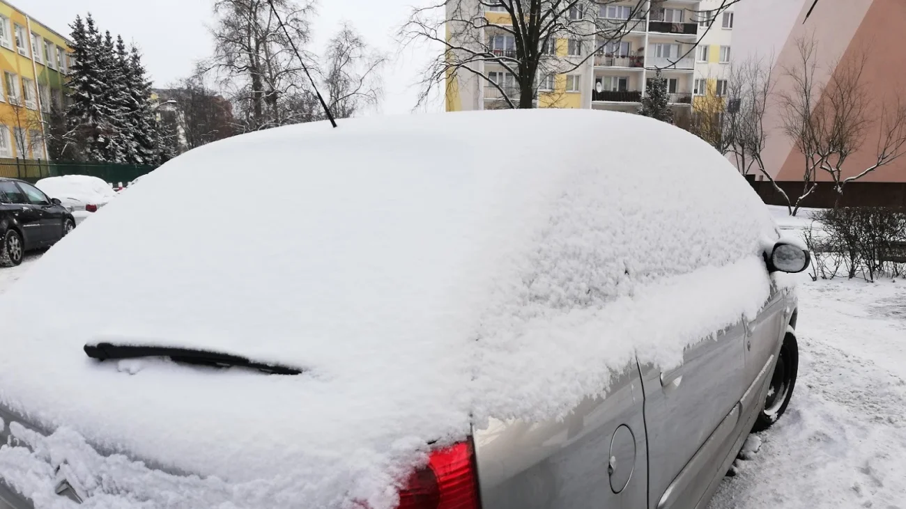 Za nieodśnieżony samochód możesz dostać mandat!