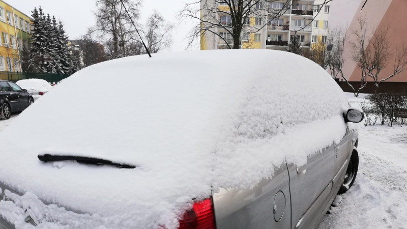 Za nieodśnieżony samochód możesz dostać mandat!