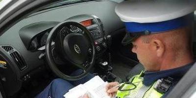 W ramach akcji Truck&Bus policjanci ukarali 16 kierujących mandatami