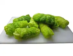 Gołąbki z kaszą gryczaną grzybami i sosem pieczarkowym