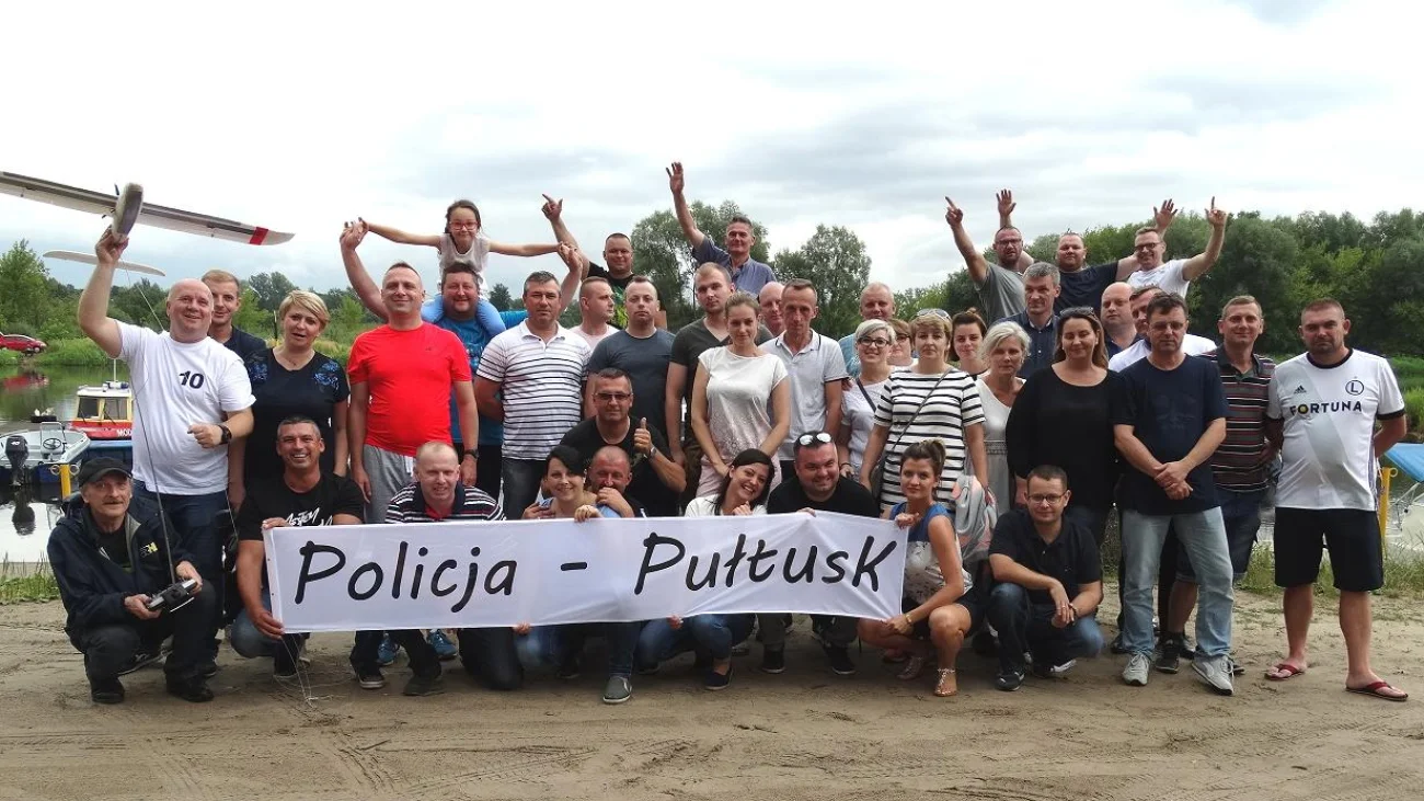 Różni w pracy, równi na boisku - Policjanci z Pułtuska rozegrali pierwszy mecz towarzyski