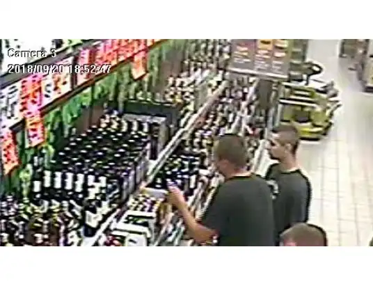 Kradli w markecie. Policja prosi o pomoc