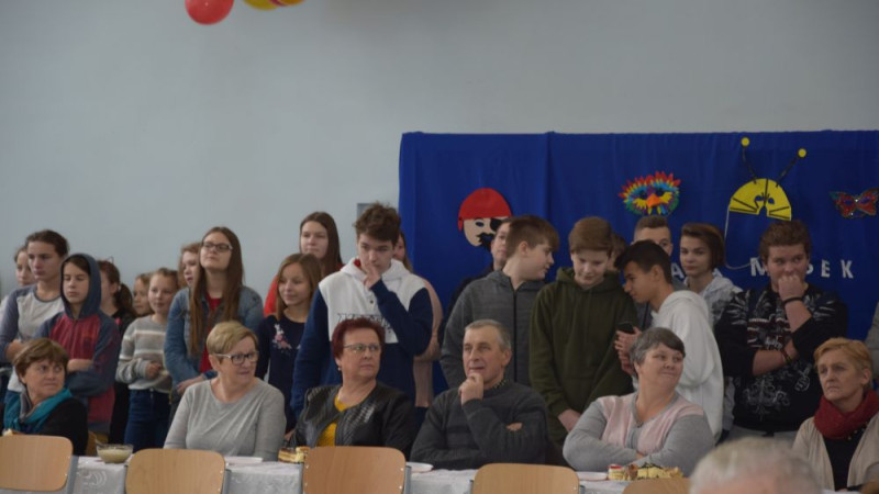 Święto Babci i Dziadka w Szkole w Nowym Niestępowie