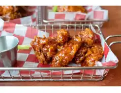 Chrupiące skrzydełka w miodzie