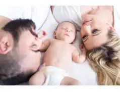 Kim są helikopterowi rodzice? ,,Dbając pozornie o dobro pociechy, trzymają ją pod kloszem bezpieczeństwa” 