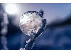 Jak wykorzystać lód w pielęgnacji twarzy? 