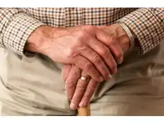 Kolejny senior z Pułtuska padł ofiarą oszustów! Bądź czujny!