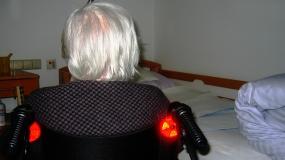 Opieka nad osobami starszymi - jak zapewnić seniorom odpowiednią opiekę?