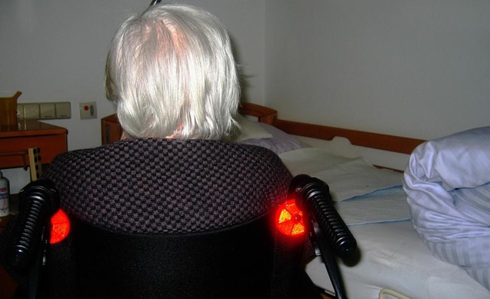 Opieka nad osobami starszymi - jak zapewnić seniorom odpowiednią opiekę?