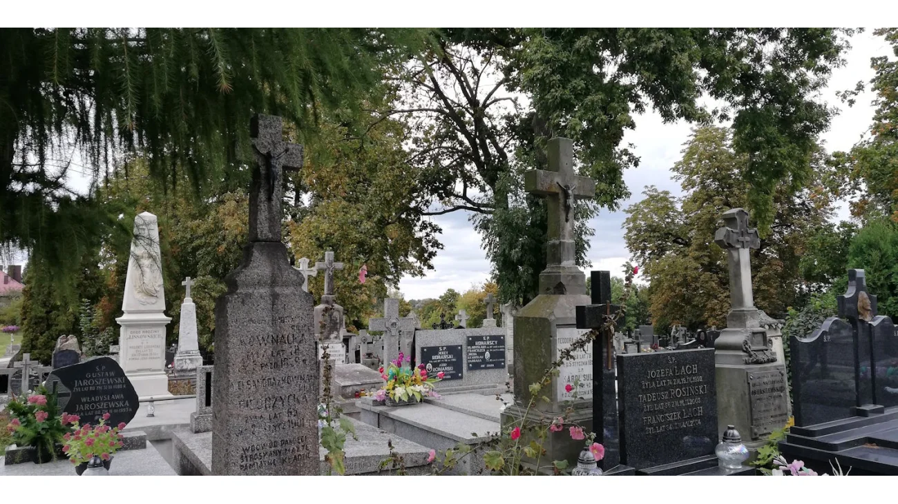 Ponad 20 lat ratowania zabytkowych nagrobków w Pułtusku. Ile pomników udało się odnowić dzięki kwestom?