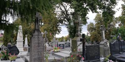 Ponad 20 lat ratowania zabytkowych nagrobków w Pułtusku. Ile pomników udało się odnowić dzięki kwestom?