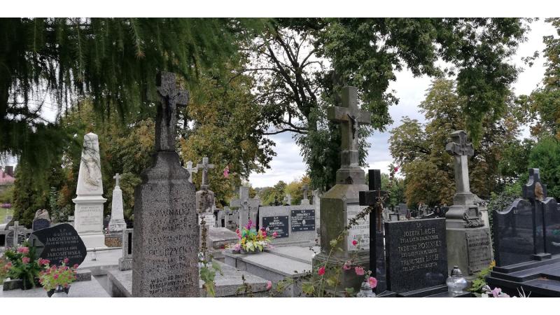 Ponad 20 lat ratowania zabytkowych nagrobków w Pułtusku. Ile pomników udało się odnowić dzięki kwestom?