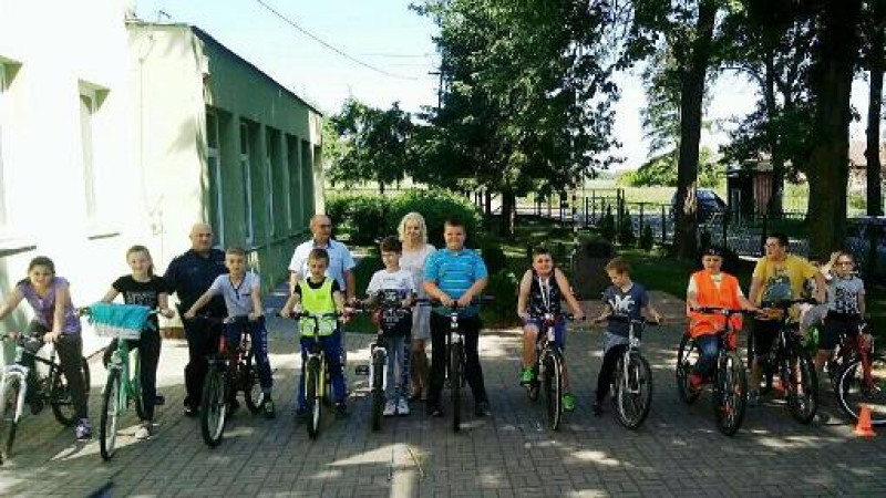 Wszyscy uczniowie zdali egzamin na kartę rowerową