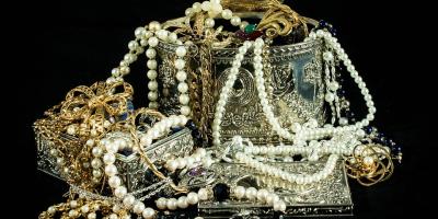 Złodzieje ukradli biżuterię wartą 10 000 PLN i inne zdarzenia - Pułtuska Kronika Policyjna