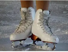 Pułtusk. Lodowisko będzie czynne od poniedziałku - 14 stycznia 2019r. Sprawdź cennik i godziny otwarcia