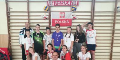 Z Niepodległą przez siatkę - UKS ZRYW uczcił 100-lecie Niepodległości