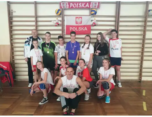 Z Niepodległą przez siatkę - UKS ZRYW uczcił 100-lecie Niepodległości