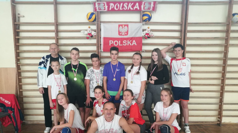 Z Niepodległą przez siatkę - UKS ZRYW uczcił 100-lecie Niepodległości