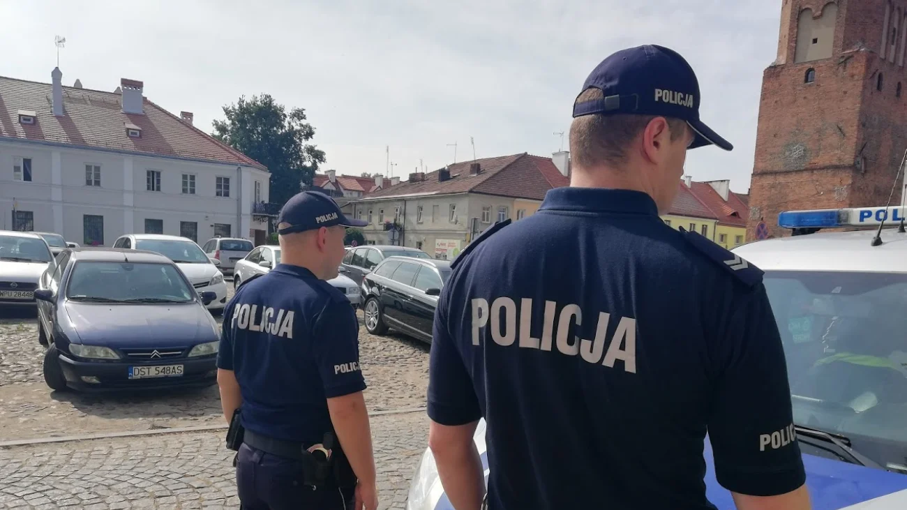 Fałszywe alarmy bombowe w szkołach powiatu pułtuskiego. Maturzyści przystąpili do egzaminu dojrzałości!