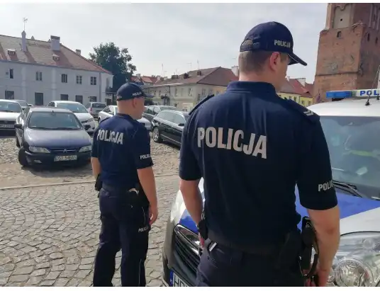 Fałszywe alarmy bombowe w szkołach powiatu pułtuskiego. Maturzyści przystąpili do egzaminu dojrzałości!