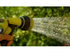 Nie podlewajmy ogródków i nie myjmy samochodów, oszczędzajmy wodę! - apelują samorządowcy