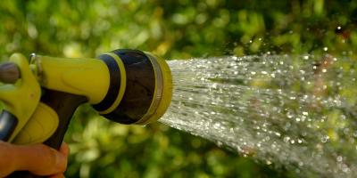 Nie podlewajmy ogródków i nie myjmy samochodów, oszczędzajmy wodę! - apelują samorządowcy