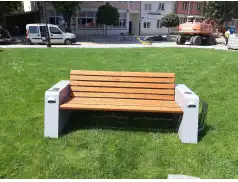 Nowoczesne i ekologiczne ławki solarne stanęły w Pułtusku