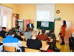 Biznes przy tablicy - spotkanie w pracownikami działu marketingu ETI Polam Sp. z o.o.